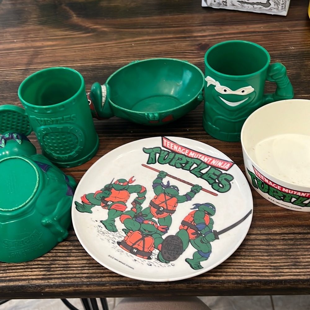 Teenage Mutant Ninja Turtles plasticware set